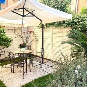  Couette-café Le Bouganville Italie