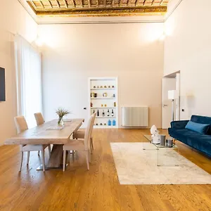 ** Couette-café Moncada & Italie